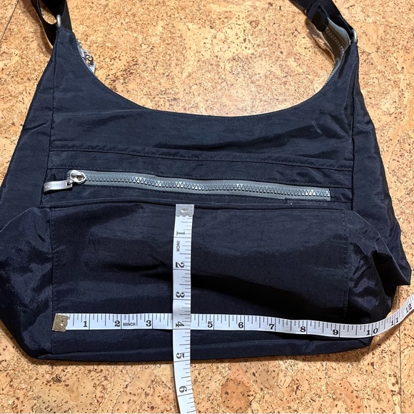 Baggallini Sidekick Large RFID Black Hobo Crossbody Bag Purse - Picture 9 of 16